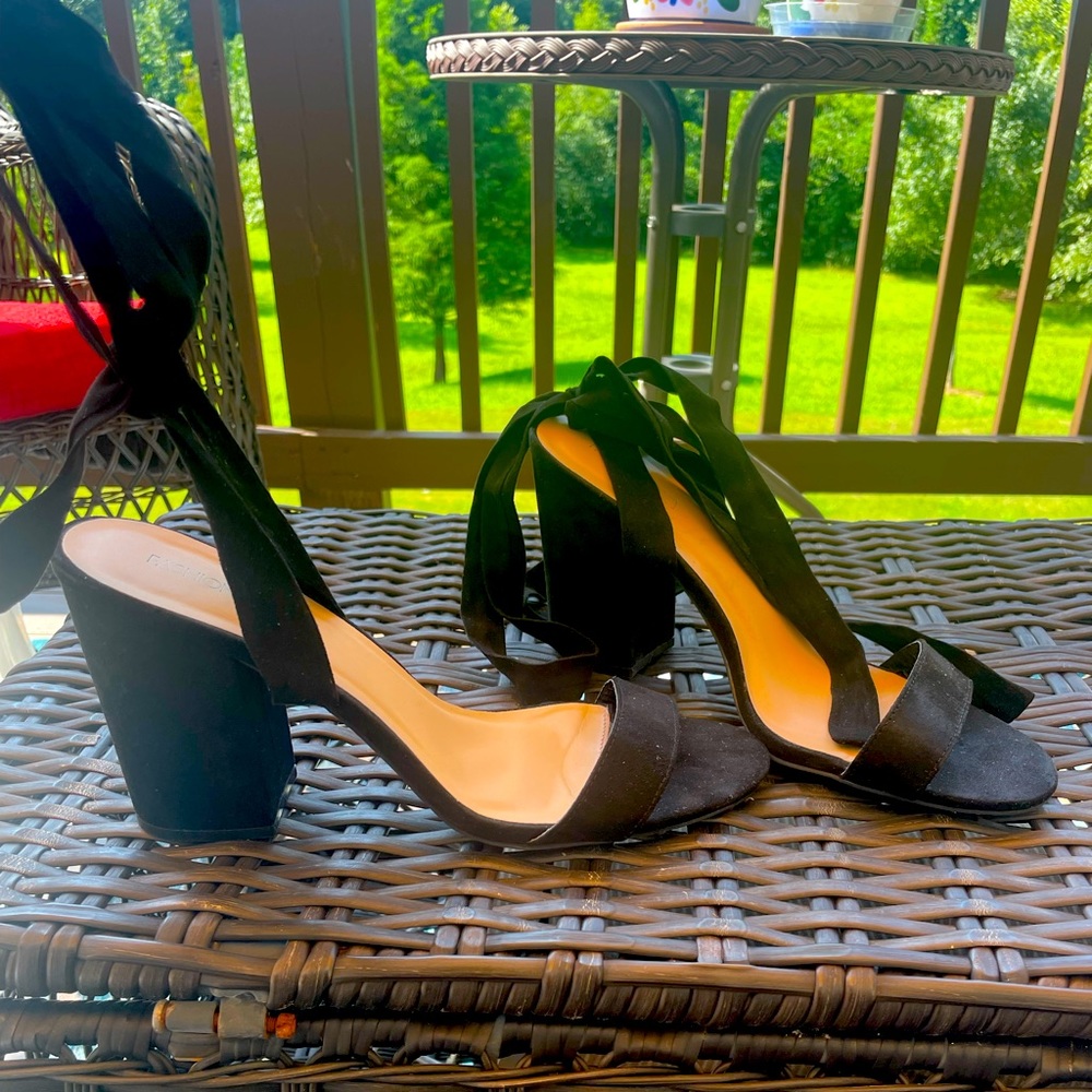 Strap up suede heel